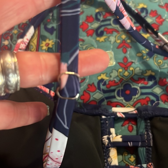 Woman’s bikini top only - Picture 5 of 5